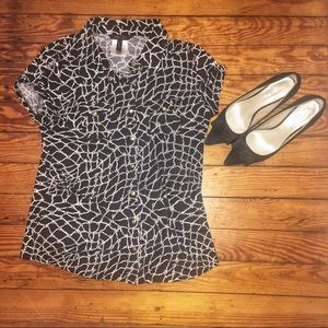 BCBG Black/White short-sleeve collared shirt.